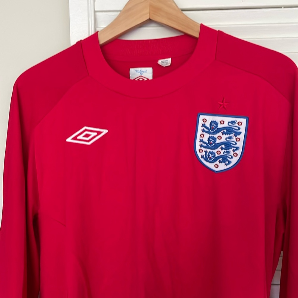 2009-2010 England away shirt. Umbro size 44